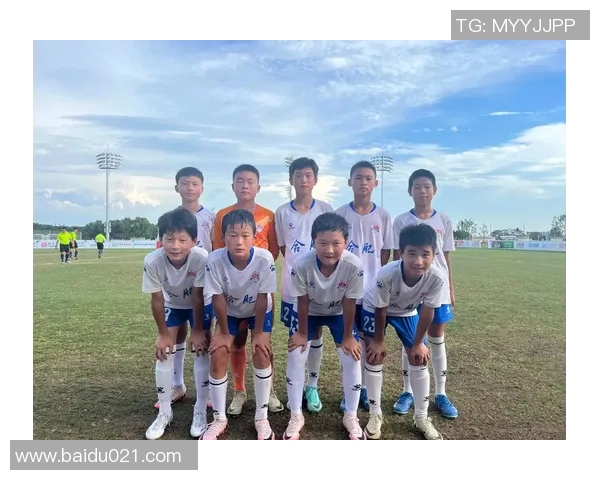 足球天才童年回忆:这些球星小时候的合照揭示了他们的成长轨迹 足球天才童年回忆:这些球星小时候的合照揭示了他们的成长轨迹